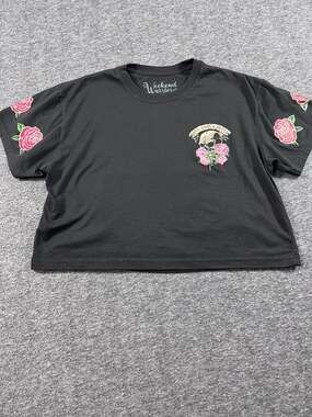 Weekend Warrior Black Skull and Rose Graphic Crop Top Tee
